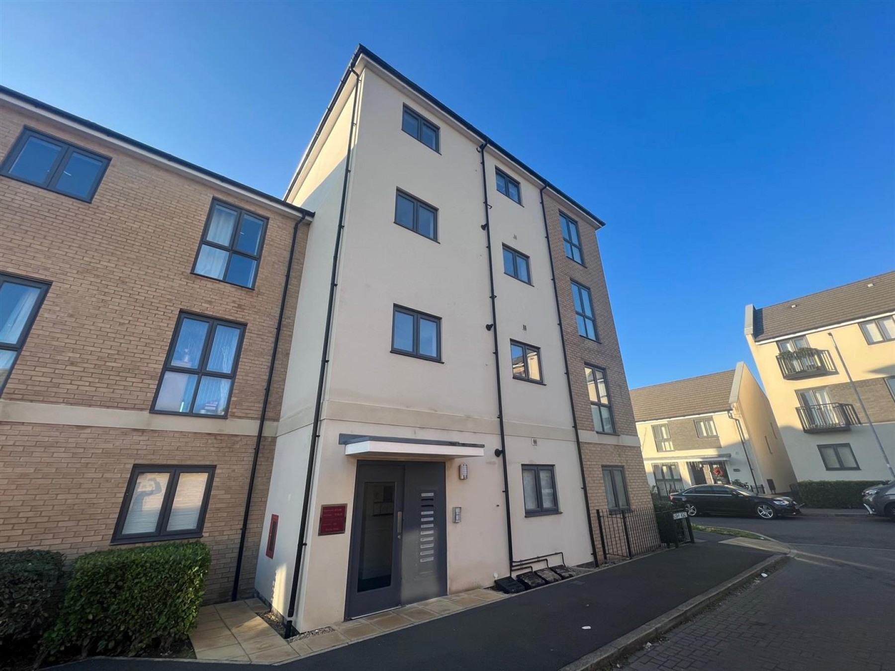 Images for 2 BED 2 BATH FLAT | LET | PATCHWAY