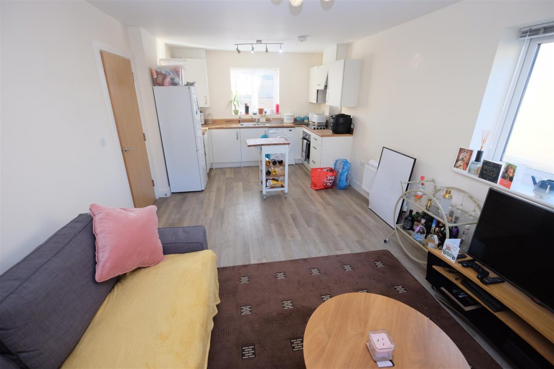 Images for 2 BED 2 BATH FLAT | LET | PATCHWAY