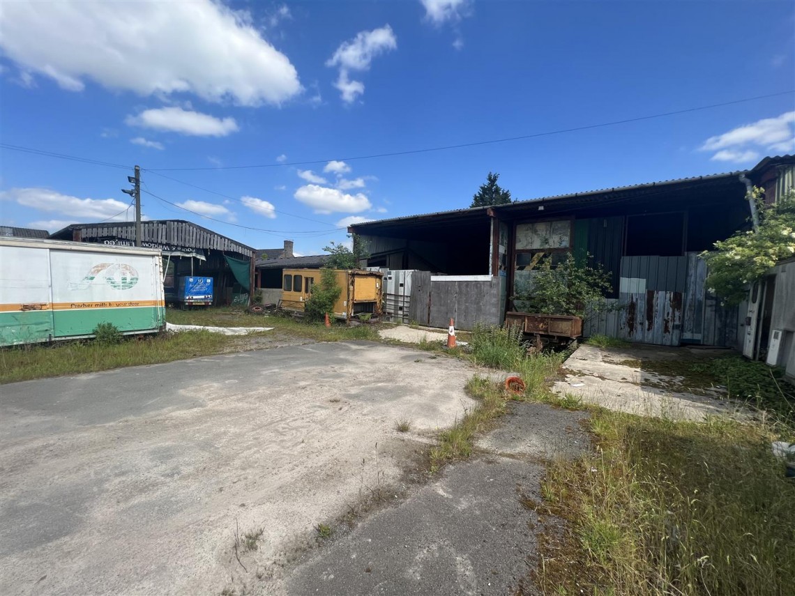 Images for 2.8 ACRE COMMERCIAL YARD | GL2