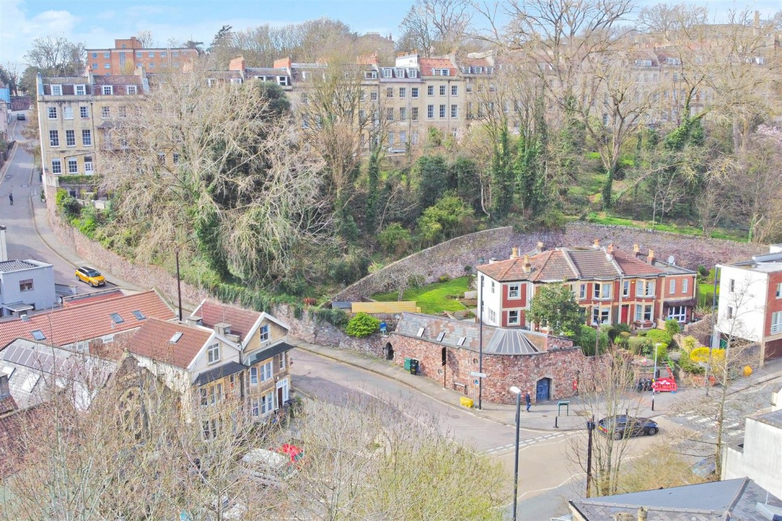 Images for FLAT | REDUCED PRICE | CLIFTON