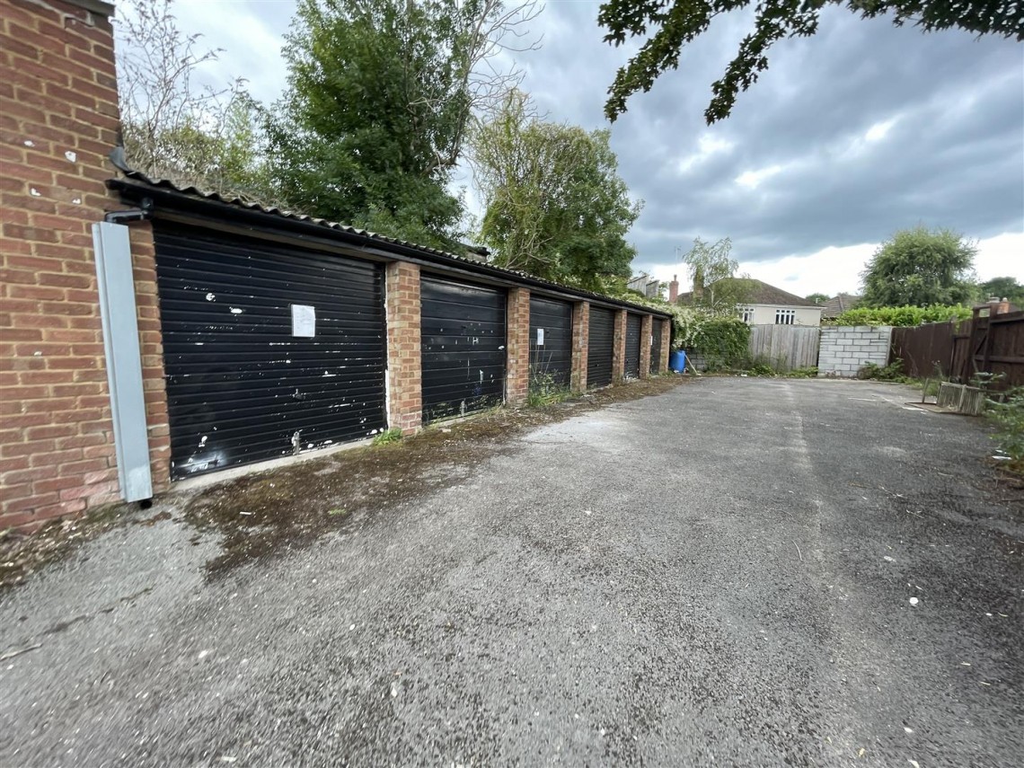 Images for 9 GARAGES | FREEHOLD SITE | BS16