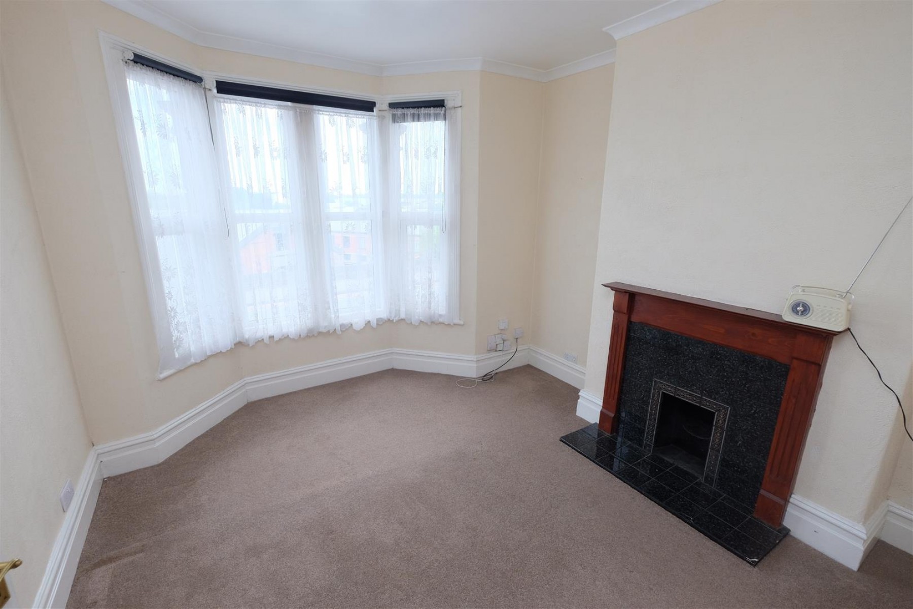 Images for 2 X FLATS | ARNOS VALE