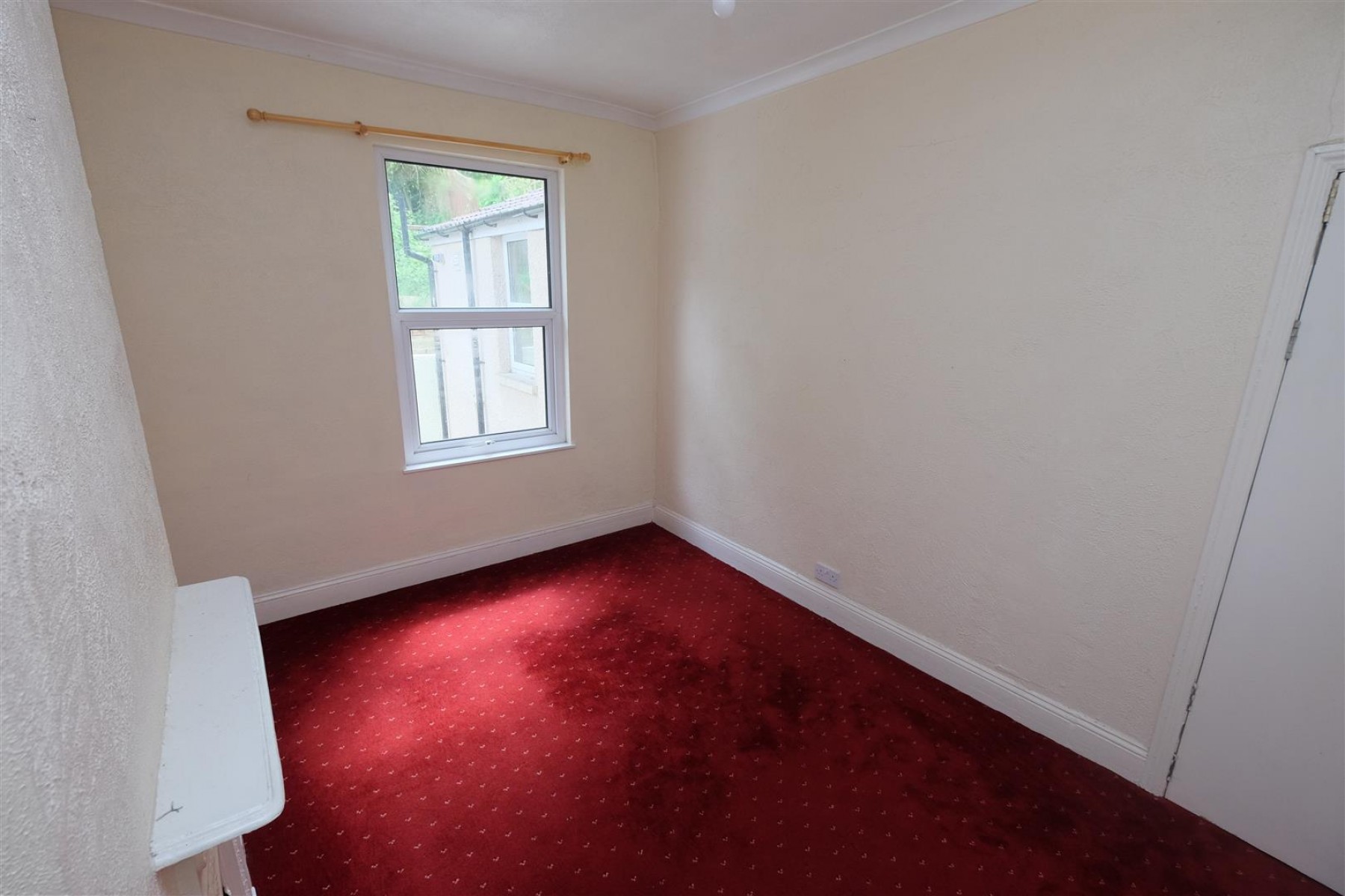 Images for 2 X FLATS | ARNOS VALE