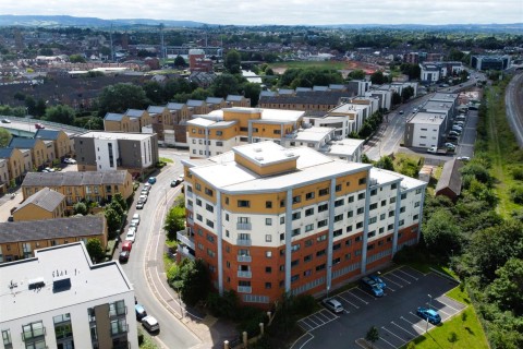 View Full Details for 2 BED FLAT | PARKING | TAUNTON