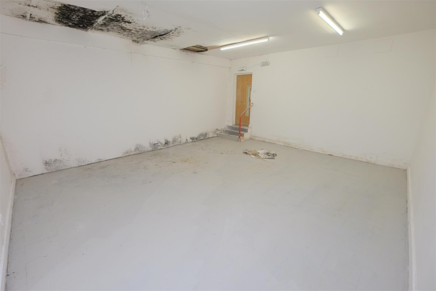 Images for VACANT COMMERCIAL | STROUD