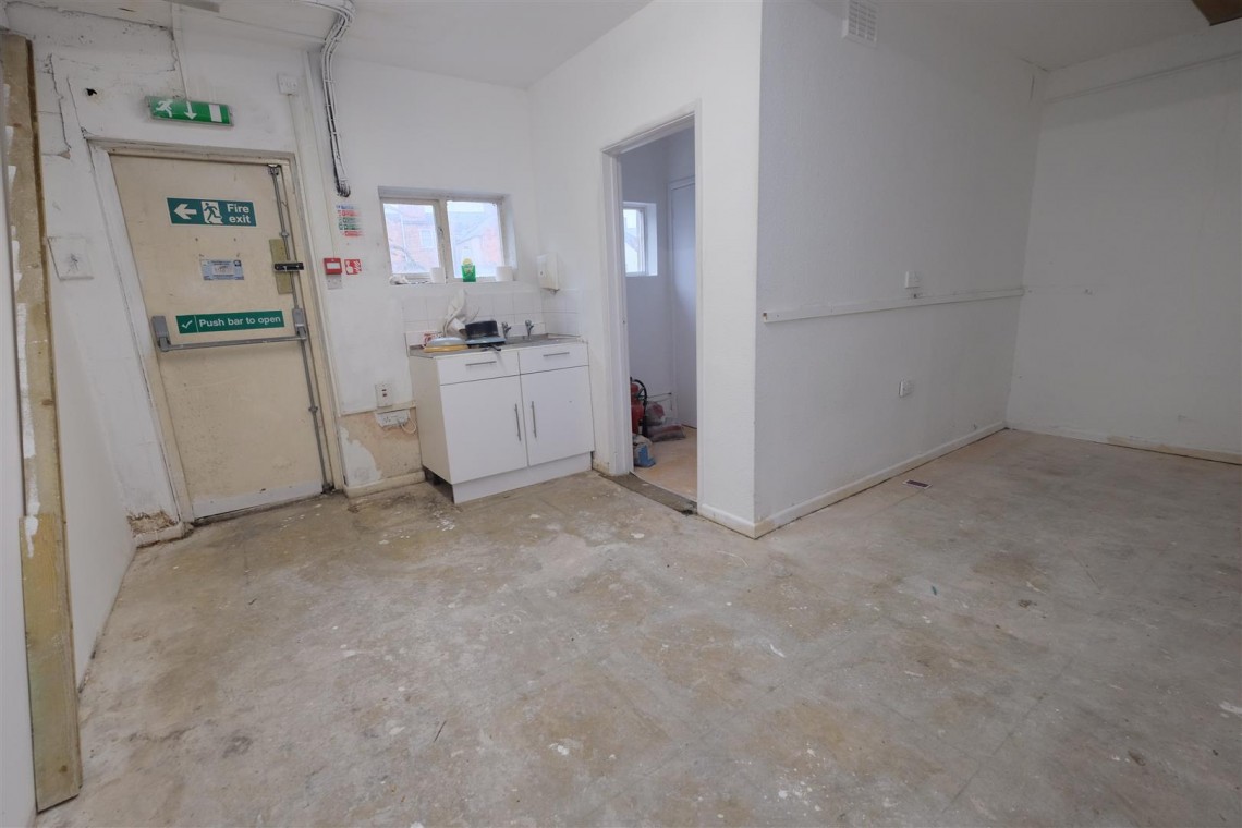 Images for VACANT COMMERCIAL | STROUD