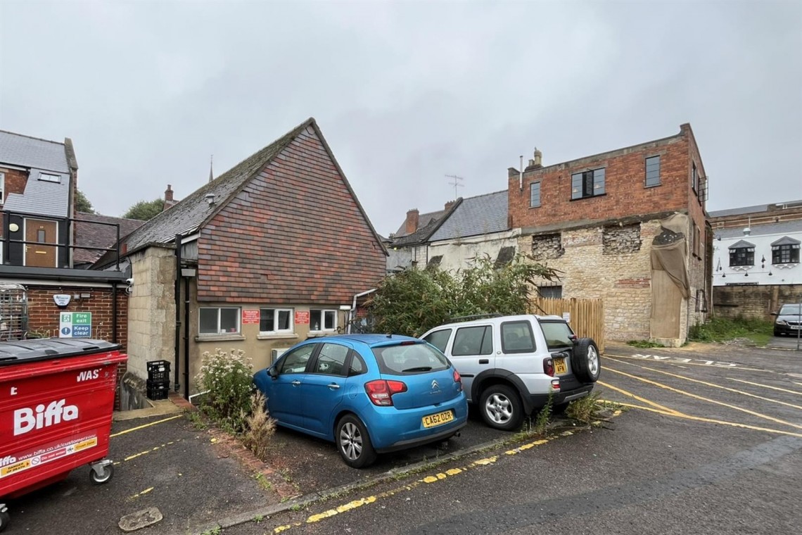 Images for VACANT COMMERCIAL | STROUD