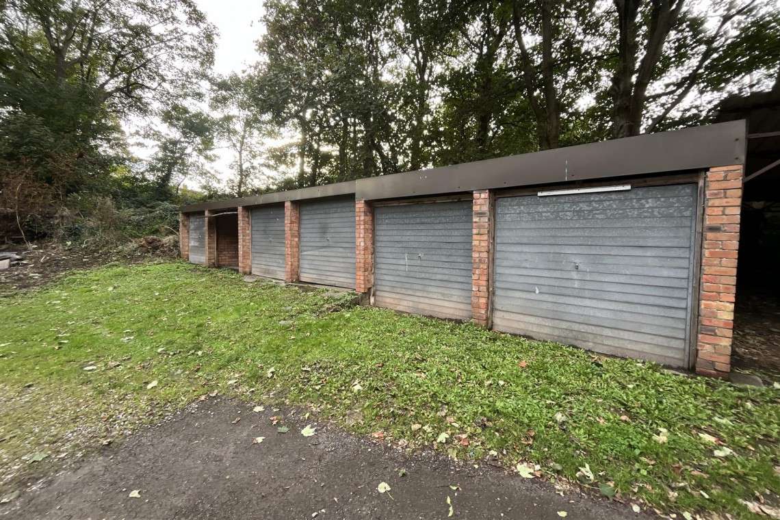 Images for COACH HOUSE + GARAGES | BRISLINGTON