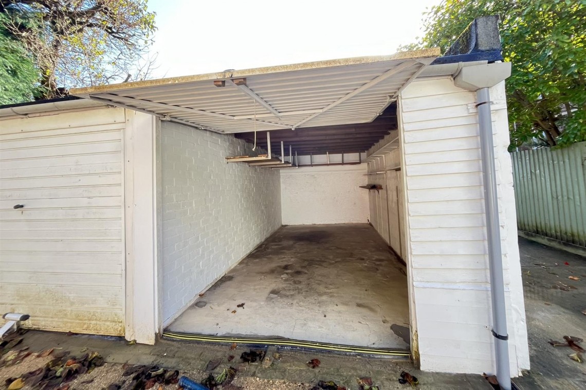 Images for VACANT SINGLE GARAGE | CLIFTON