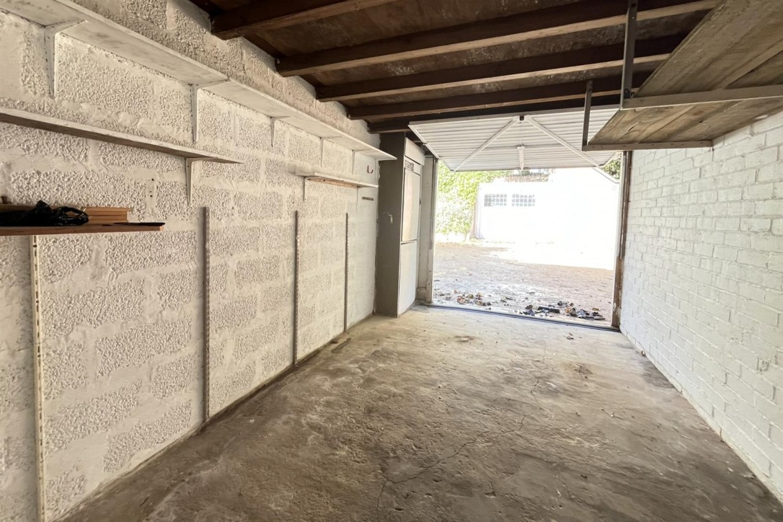 Images for VACANT SINGLE GARAGE | CLIFTON