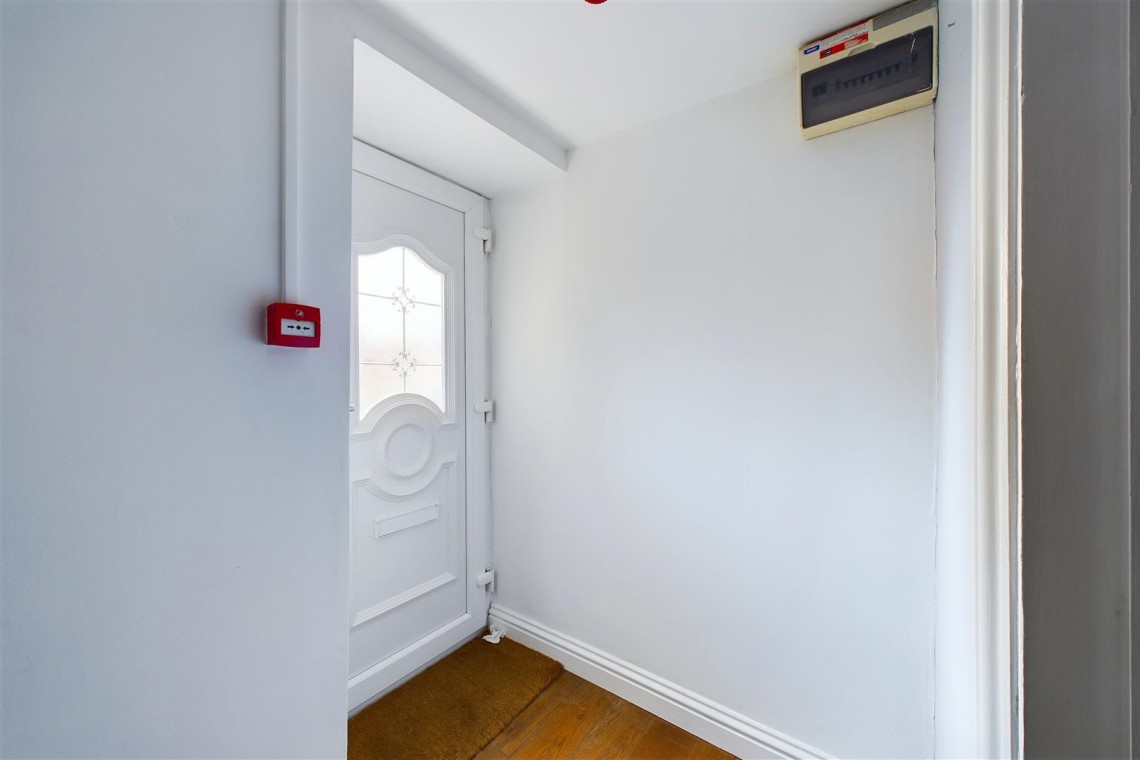 Images for 2 BED FLAT | KNOWLE