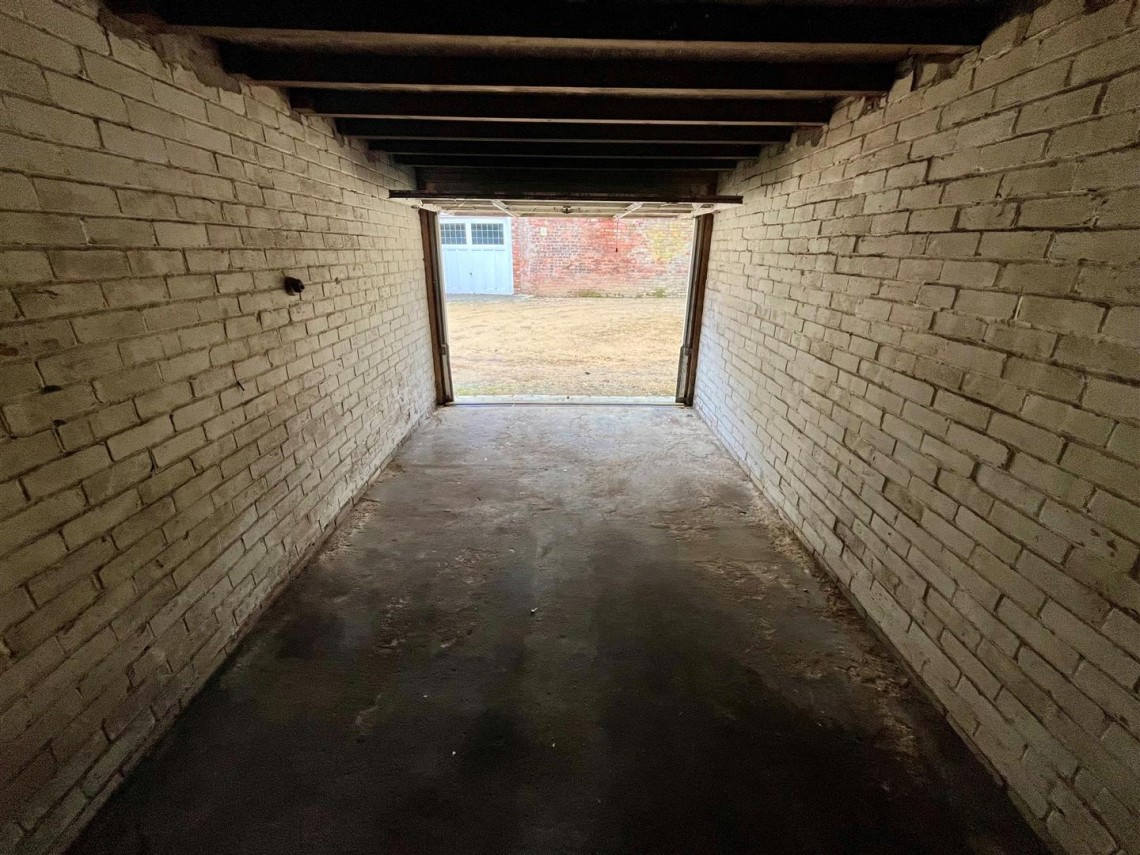 Images for VACANT SINGLE GARAGE | CLIFTON