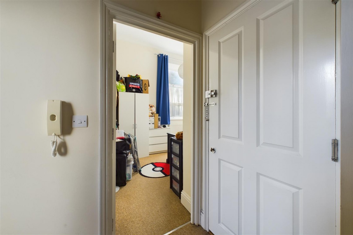 Images for TENANTED FLAT | TWERTON